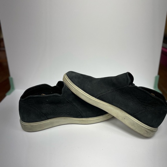 Ecco Shoes - Ecco Women’s Black and White Sneakers
